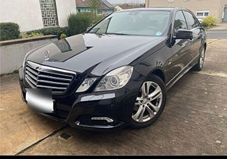 Mercedes-Benz E 220 CDI BlueEFFICIENCY AVANTGARDE AVANTGARDE