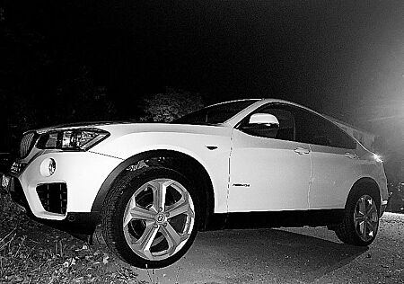 BMW X4 xDrive20d AT -