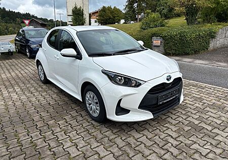 Toyota Yaris 1.5 Comfort Hybrid ( orig. 16 tkm, Kamera)