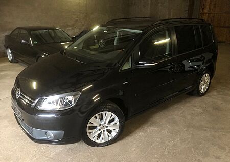 VW Touran Volkswagen Match 1.4 TSI*NAVI*TEILLEDER*SHZ*PDC