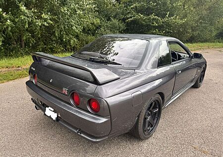 Nissan Skyline R32 GTS 4
