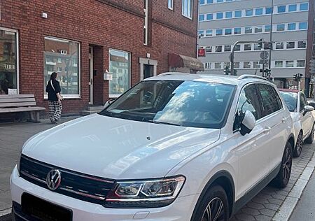 VW Tiguan Volkswagen 2.0 TDI SCR DSG Highline (150 PS)
