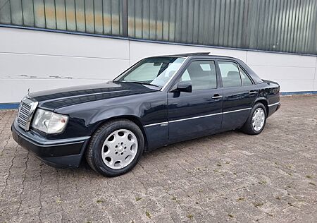 Mercedes-Benz E 300 24V 4-Matic/Sportline/Automatik/Klima/