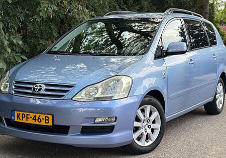 Toyota Avensis Verso 2.0 Executive AUT l 7Personen