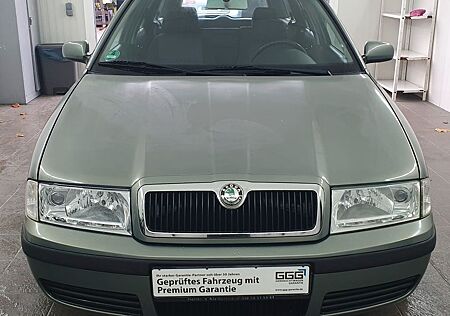 Skoda Octavia Combi Ambiente TÜV 8/27