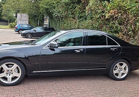 Mercedes-Benz S 320 CDI -