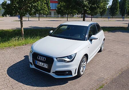 Audi A1 S-Line, top ausgestattet