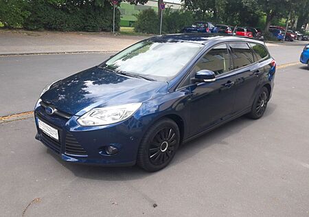 Ford Focus Turnier Champions Edition 111tkm TÜV neu