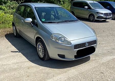 Fiat Punto 1.4 8V TÜV 08/26 8-fach bereift