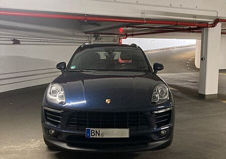 Porsche Macan S