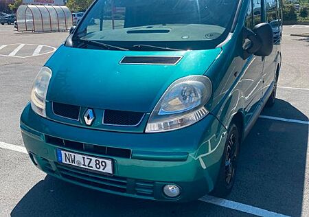 Renault Trafic passenger