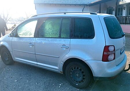 VW Touran Volkswagen 2,0 TDI/DPFTrendline 7-sitzer