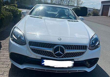 Mercedes-Benz CLC 180 SLC 180 weiss-AMG-Line-Airscarf -Top Zustand