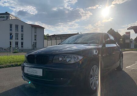 BMW 118i 1-er Lim.*NAVI*BLUETOOTH*PDC*SITZHEIZUNG