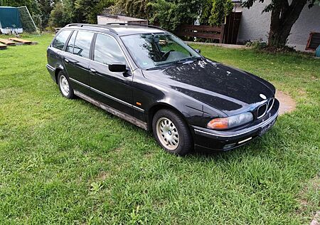 BMW 523i Touring -