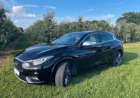 Infiniti Q30 2.2d DCT AWD Premium Tech Gallery White ...