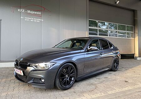 BMW 330i X-Drive M Sport//Carplay//Navi//LED
