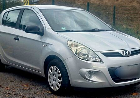 Hyundai i20 gebraucht kaufen Hyundai i20 Klima*1.HD*Scheckheft*Tüv Neu*Allwetter*BT*