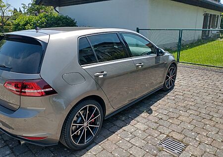 VW Golf Volkswagen 2.0 TSI BMT GTI Performance