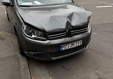 VW Touran Volkswagen 1.6 TDI Trendline BlueMotion Technolo...