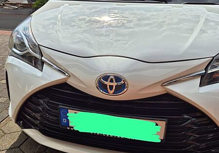 Toyota Yaris 1,5-l-VVT-i Hybrid CVT Team Deutschlan...