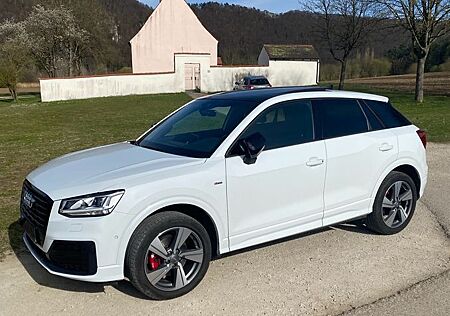 Audi Q2 1.4 TFSI, S-Line, Navi, ACC, Pano., AHK uvm.