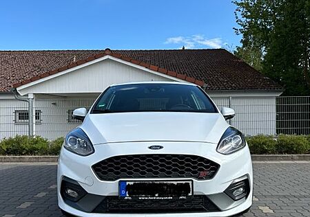 Ford Fiesta 1,5 EcoBoost ST mit Styling-Paket ST ...