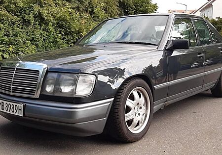 Mercedes-Benz E 200 w124 E200 Automatik Schiebedach, H-Kennzeichen