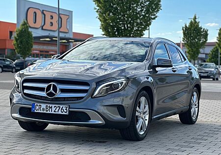 Mercedes-Benz GLA 250 4M Urban AUTOM*NAVİ*LEDER*XENON*MTL*CAM