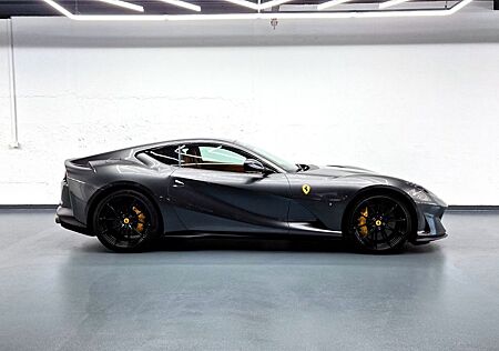 Ferrari 812 6.5 V12 Superfast DCT F1
