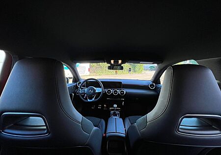 Mercedes-Benz A 180 -