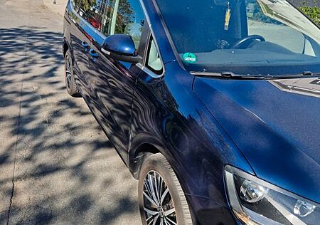 VW Sharan Volkswagen 2.0 TDI SCR DSG BMT SOUND SOUND