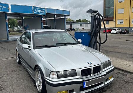 BMW 325i E36 mit M Paket , TÜV NEU !!!