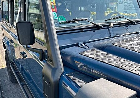 Land Rover Defender 110 TD4 Station Wagon