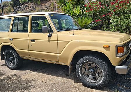 Toyota Land Cruiser HJ60