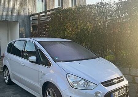 Ford S-Max 2,0 EcoBoost 149kW Titanium S PowerShi...