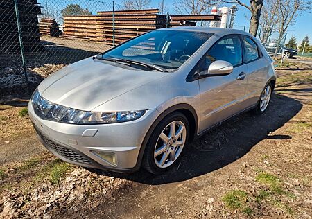 Honda Civic 1.8 Automatik Executive