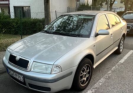 Skoda Octavia 1.6 Ambiente Ambiente