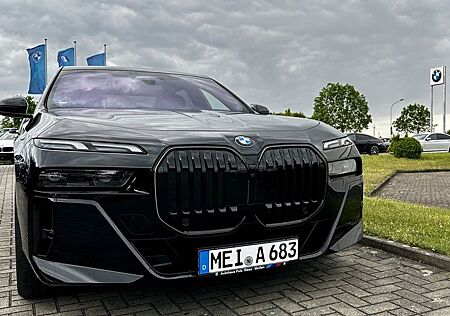 BMW 740d xDrive M SPORTPAKET PRO AHZV Innovationspak