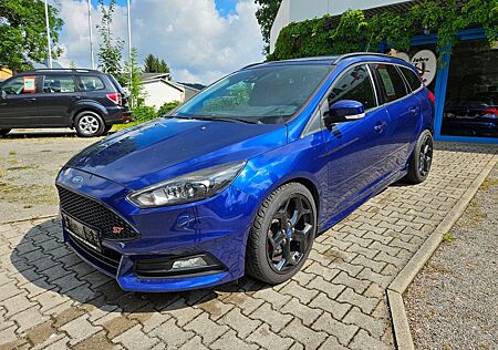 Ford Focus Turnier ST