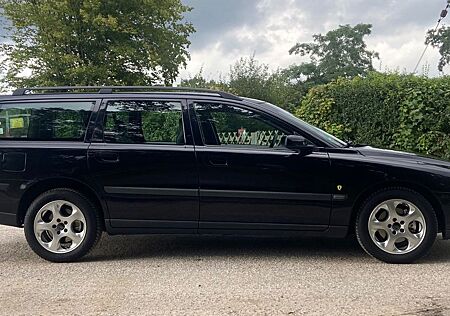 Volvo V70 2.4 D5 -