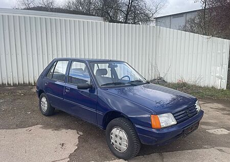 Peugeot 205 GLD H Kennzeichen Auto