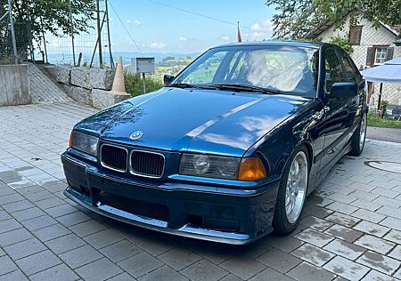 BMW 320i e36