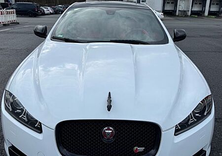 Jaguar XF 3.0 L V6 Diesel S -