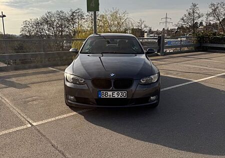 BMW 325i - e93