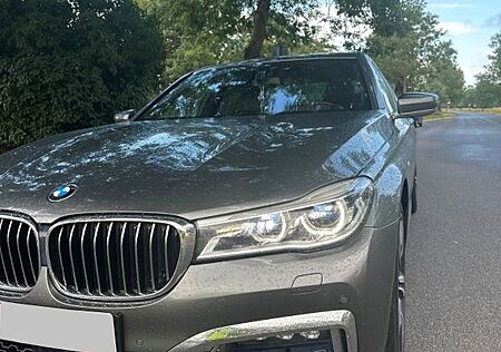 BMW 750 d xDrive*M SPORT ! Voll !!!