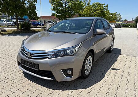 Toyota Corolla Life Navi Tüv/Service Neu 8.fach Bereift