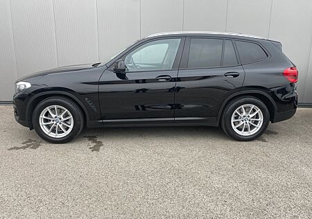 BMW X3 xDrive20d *Kamera*Dachreling*Navi*AHK***