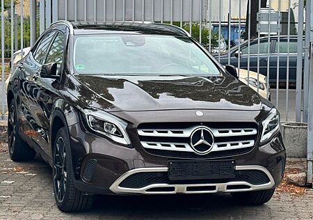 Mercedes-Benz GLA 250 GLA 250URBAN/PanoD/360°Navi/LED/ Memory/Keyless