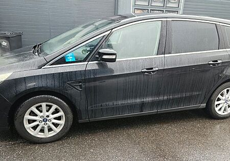 Ford S-Max 2,0 TDCi 132kW 4x4 Titanium PowerShift...
